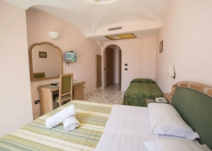 ホテル Terme Saint Raphael バラーノ・ディスキア